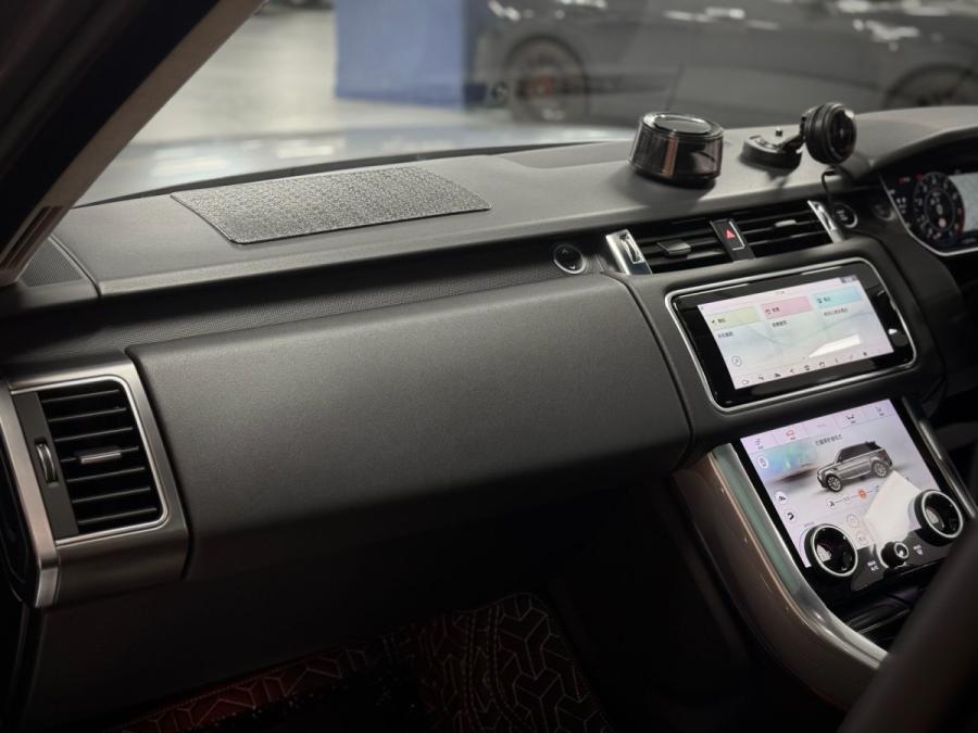 RANGE ROVER SPORT P400 - Image 11